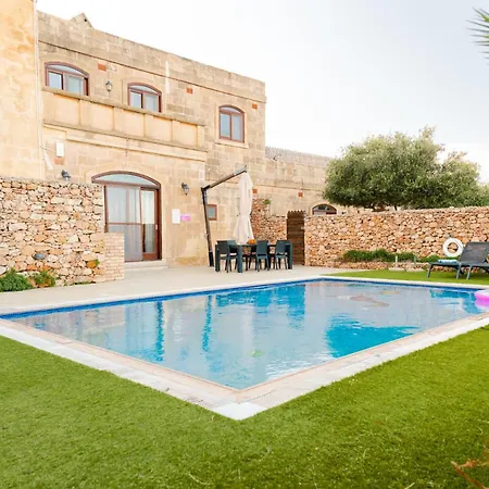 Savona Sleeps 7 With Private Pool *