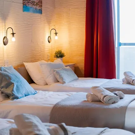 Savona Sleeps 7 With Private Pool Xagħra