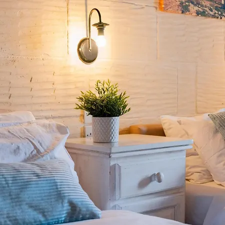 Savona Sleeps 7 With Private Pool Xagħra