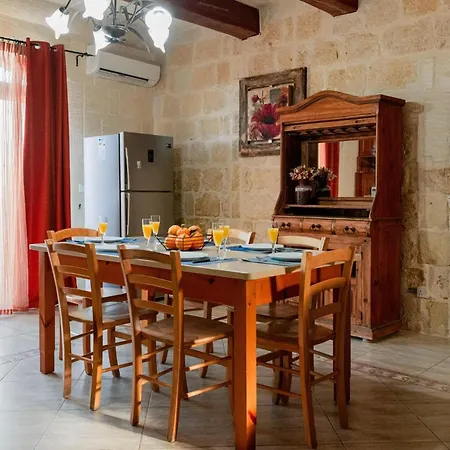Savona Sleeps 7 With Private Pool * Xagħra