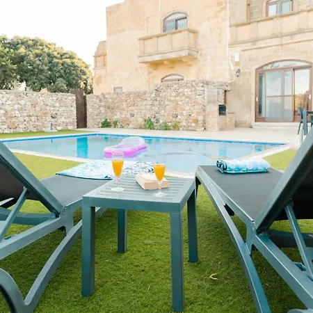 Savona Sleeps 7 With Private Pool *