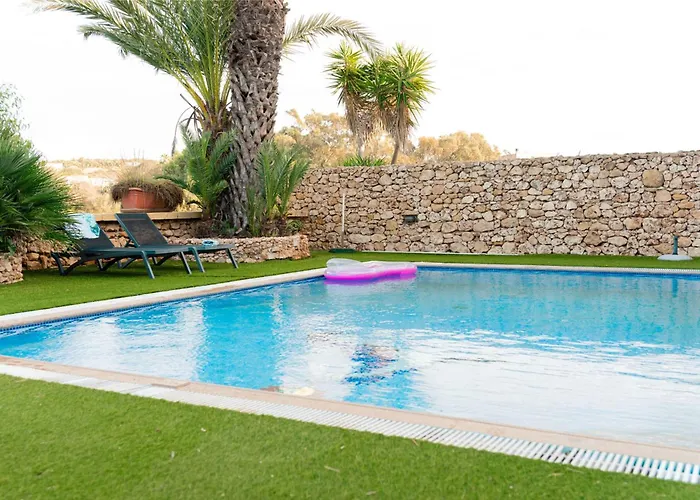 Villa Savona Sleeps 7 With Private Pool Xagħra