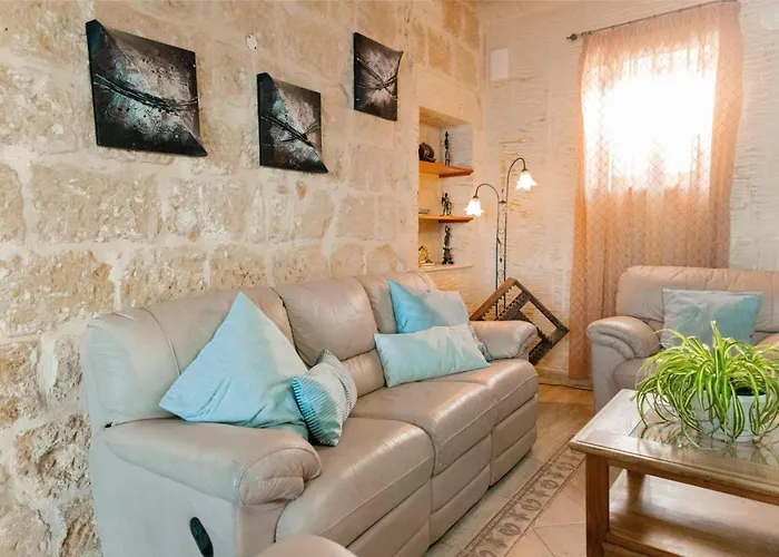 Villa Savona Sleeps 7 With Private Pool