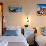 Villa Savona Sleeps 7 With Private Pool *
