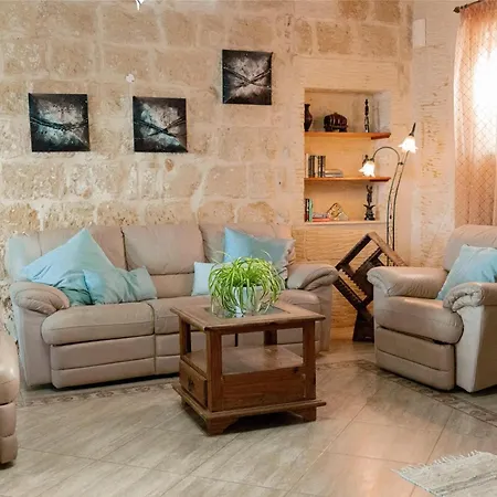 Savona Sleeps 7 With Private Pool