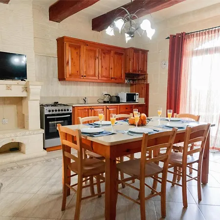 Villa Savona Sleeps 7 With Private Pool Xagħra