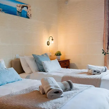 Savona Sleeps 7 With Private Pool Villa Xagħra