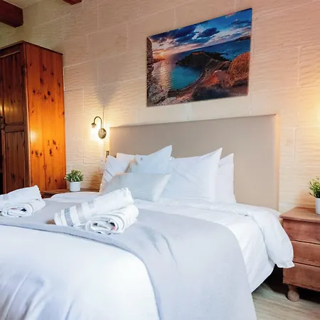 Savona Sleeps 7 With Private Pool *