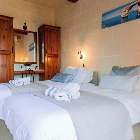 Savona Sleeps 7 With Private Pool * Xagħra