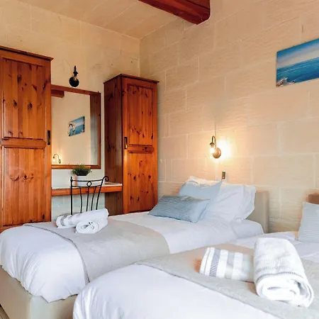 Savona Sleeps 7 With Private Pool Willa Xagħra
