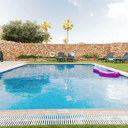 Savona Sleeps 7 With Private Pool Xagħra