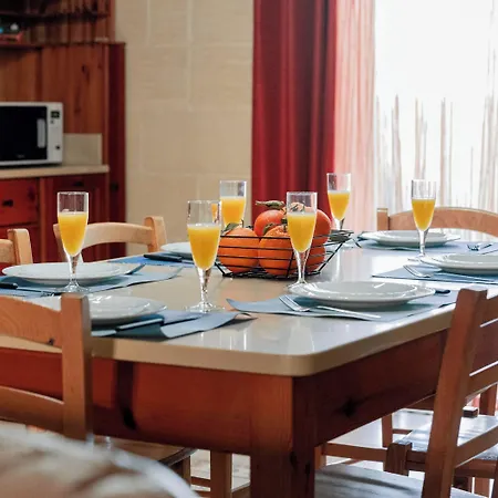 Savona Sleeps 7 With Private Pool