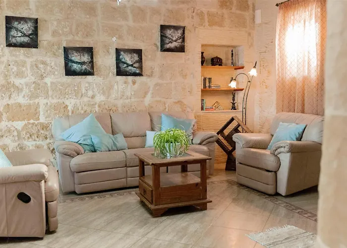 Savona Sleeps 7 With Private Pool