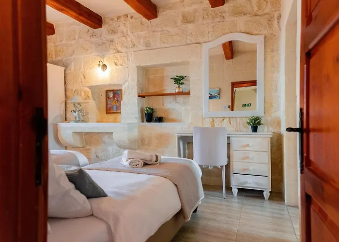 Savona Sleeps 7 With Private Pool 빌라 자프라