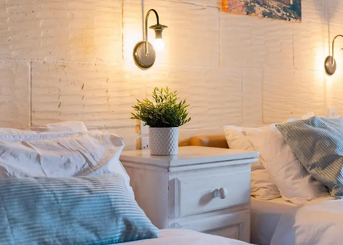 Savona Sleeps 7 With Private Pool 자프라