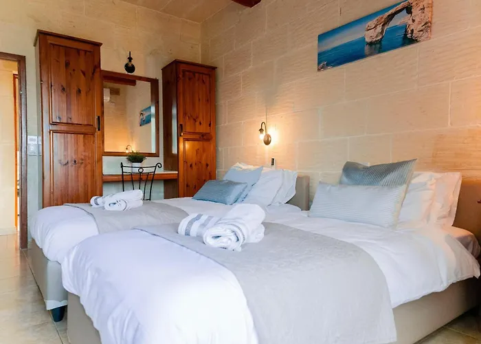 Savona Sleeps 7 With Private Pool