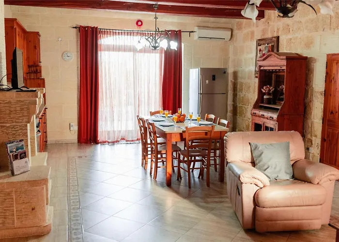 Savona Sleeps 7 With Private Pool 빌라 *