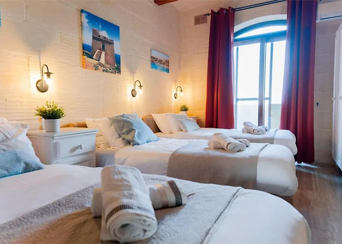 Savona Sleeps 7 With Private Pool Vilă